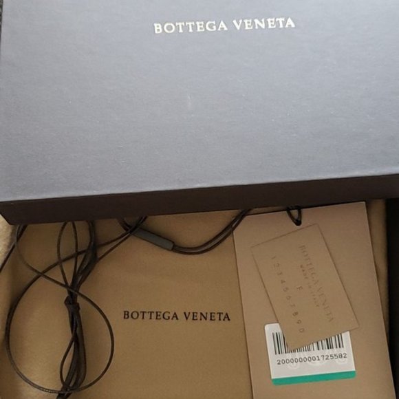 Authentic Bottega Veneta wristlet - Picture 8 of 8